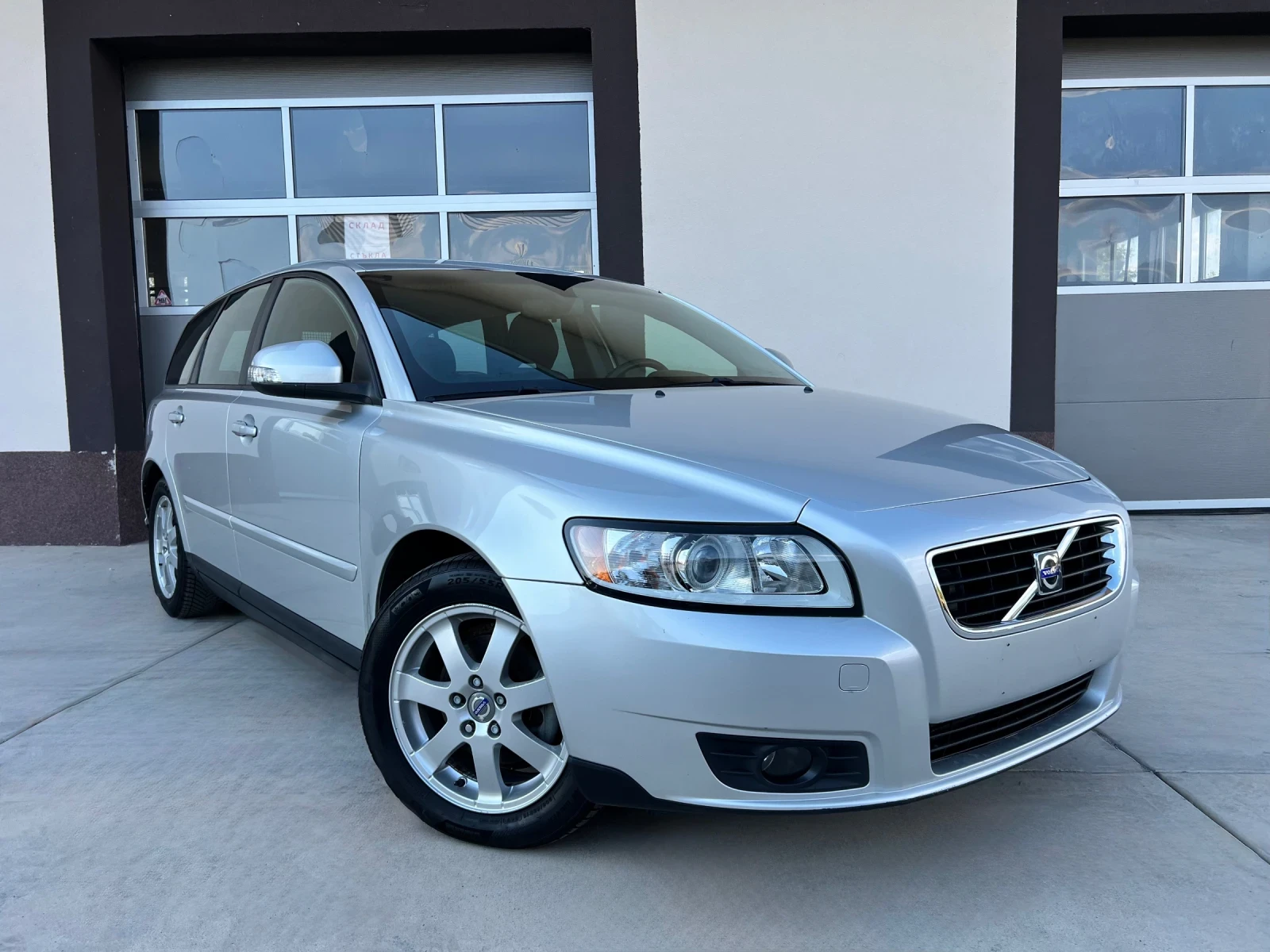 Volvo V50 1.6D 109к.с. FACELIFT КЛИМАТРОНИК Серв.История ТОП