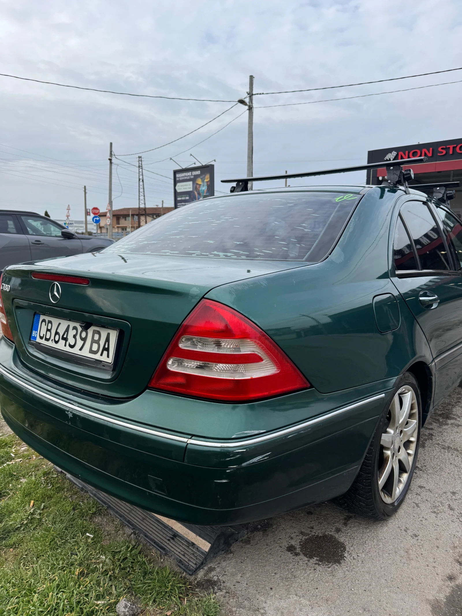 Mercedes-Benz C 180, снимка 3 - Автомобили и джипове - 54209610