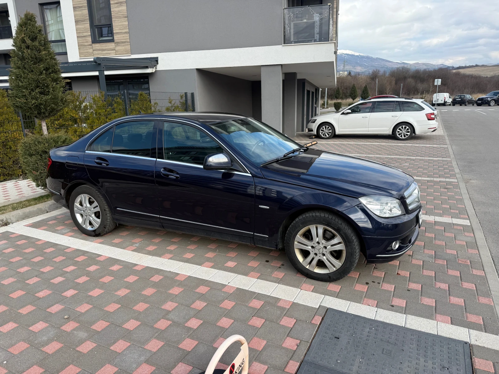 Mercedes-Benz C 220, снимка 4 - Автомобили и джипове - 54255956