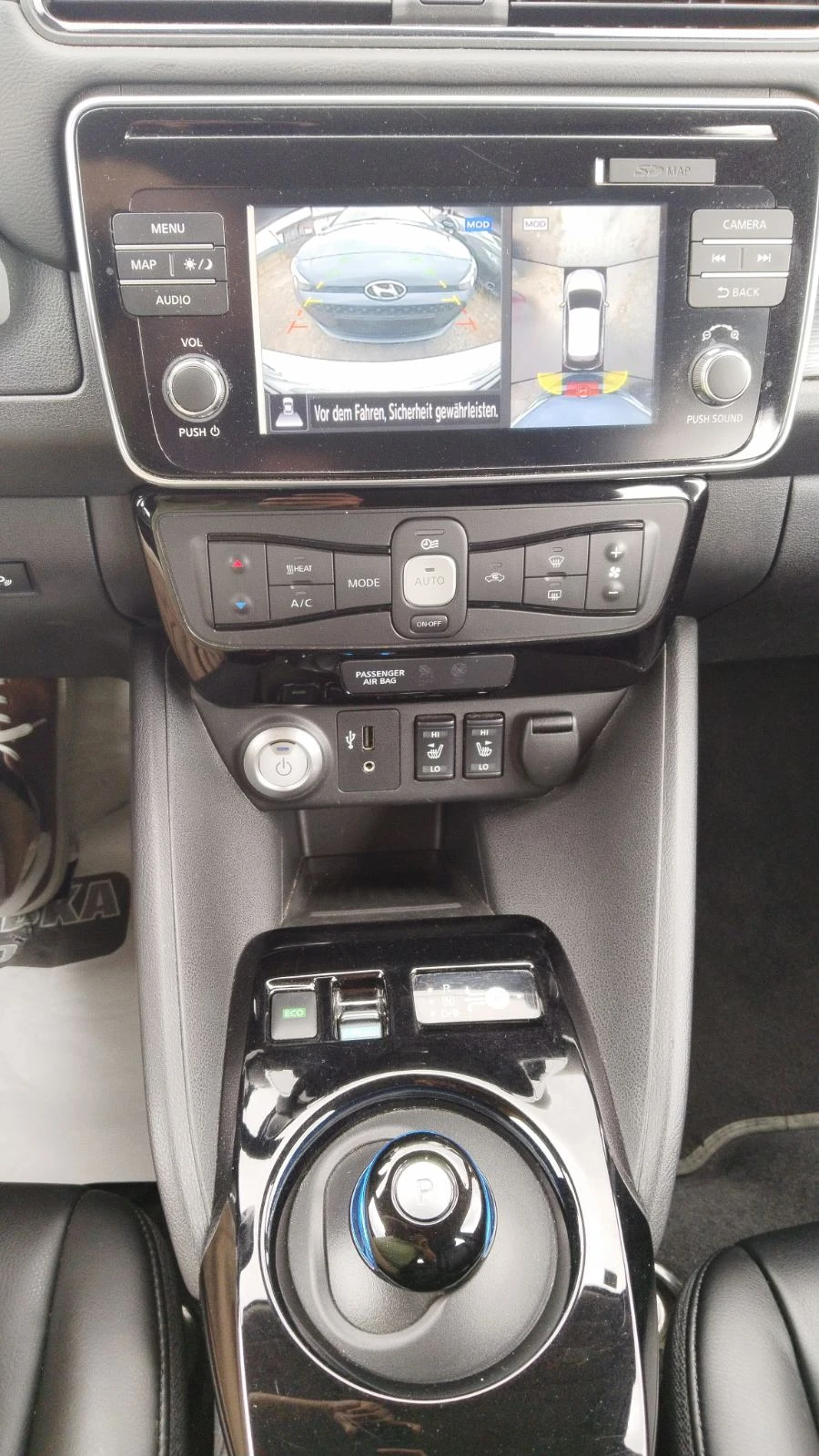 Nissan Leaf  SOH 90%, Кожа, Подгрев , Термопомпа, снимка 10 - Автомобили и джипове - 54660389