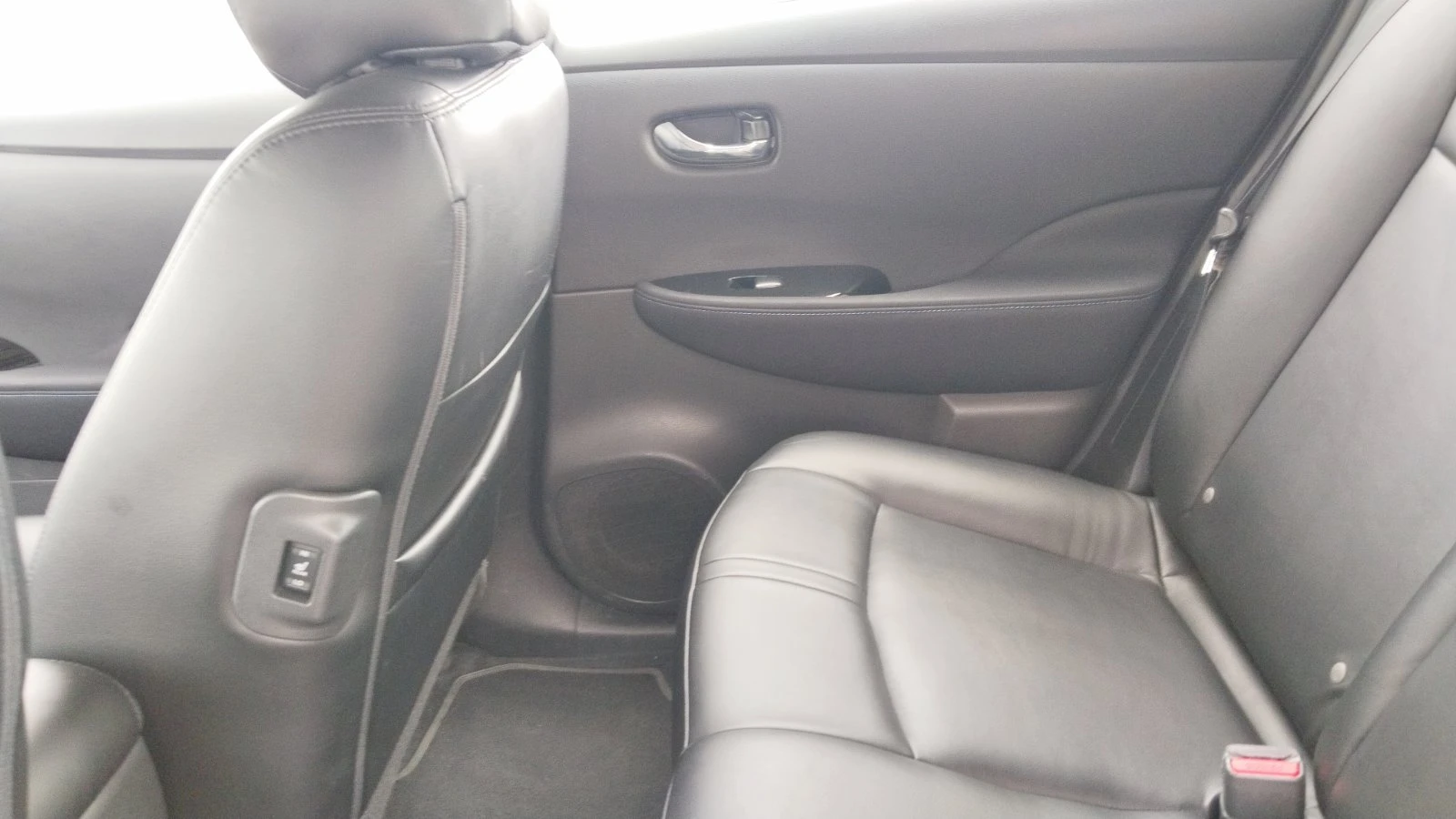Nissan Leaf  SOH 90%, Кожа, Подгрев , Термопомпа, снимка 6 - Автомобили и джипове - 54660389