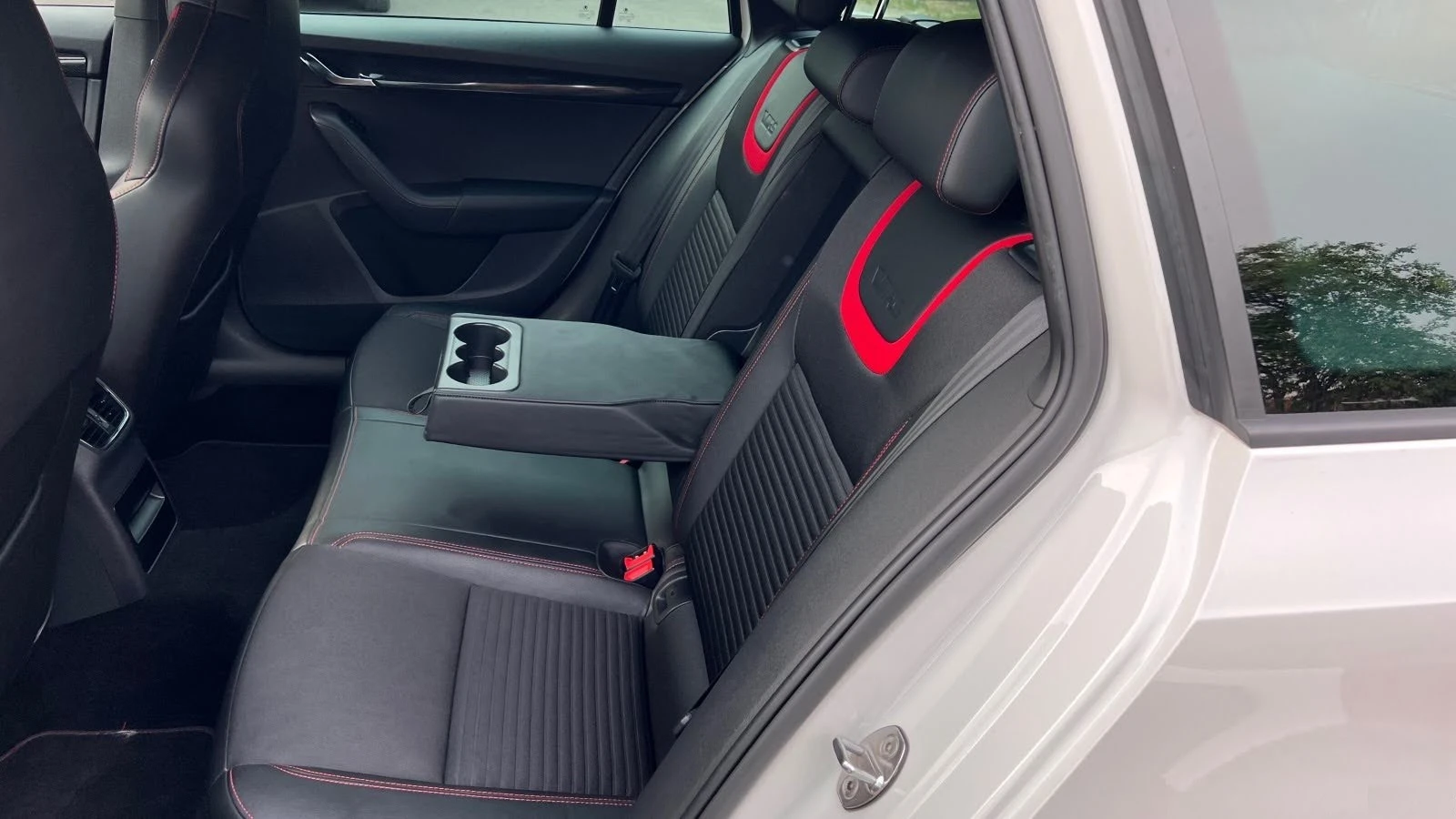 Skoda Octavia VRS, снимка 15 - Автомобили и джипове - 54917502