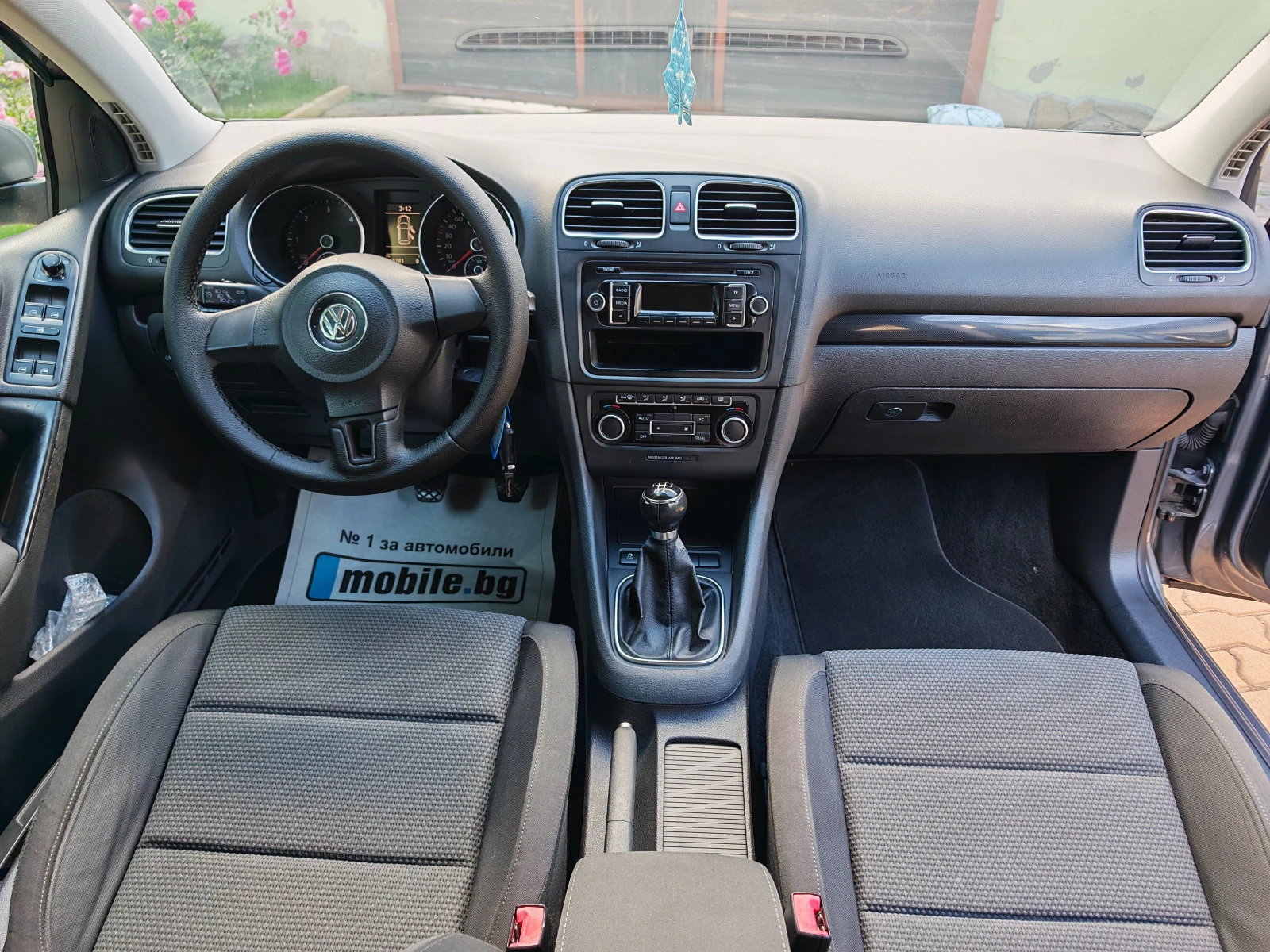 VW Golf 1.6TDI, снимка 9 - Автомобили и джипове - 54998259