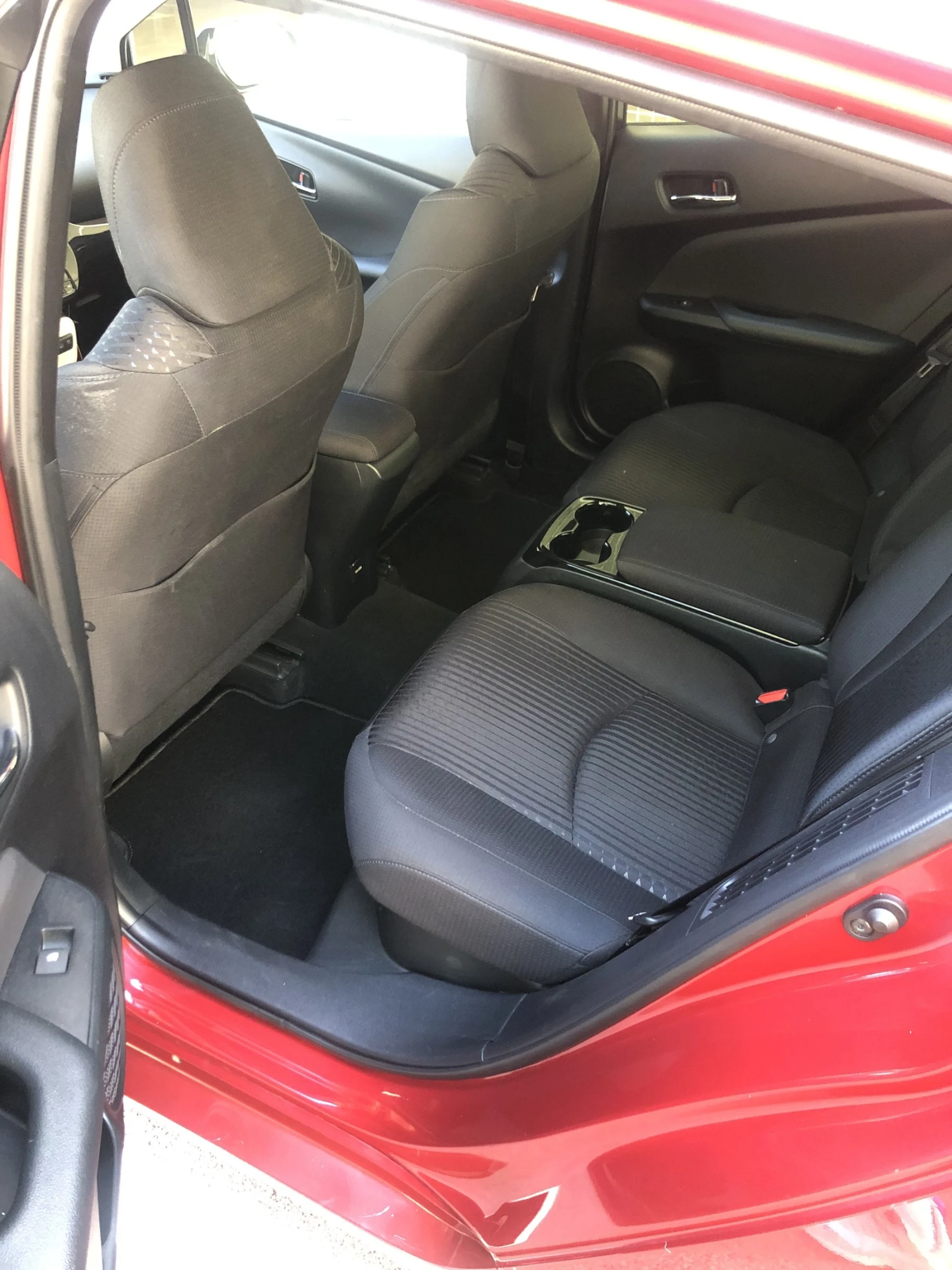 Toyota Prius Plug-in, снимка 11 - Автомобили и джипове - 55084103