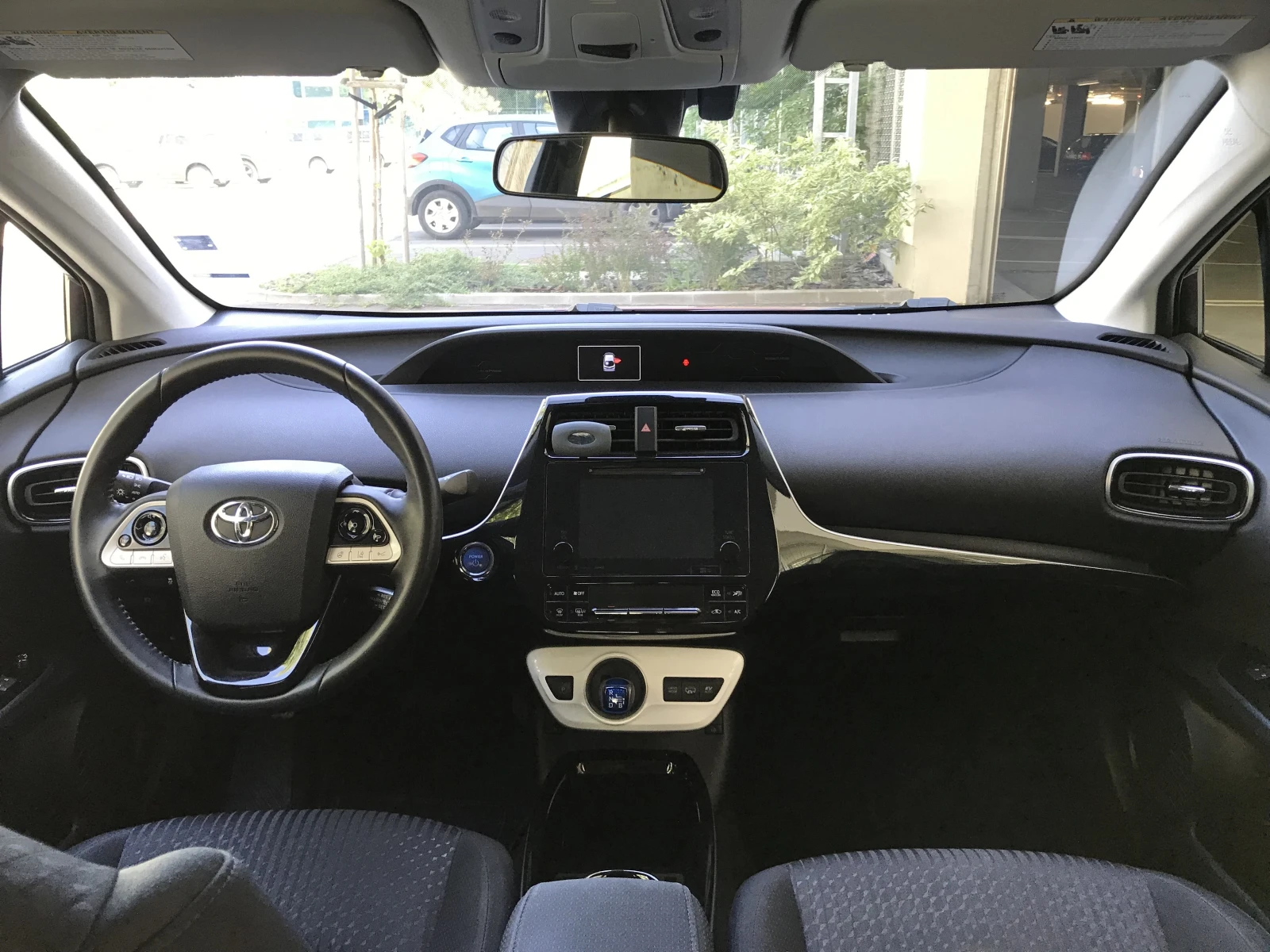 Toyota Prius Plug-in, снимка 13 - Автомобили и джипове - 55084103