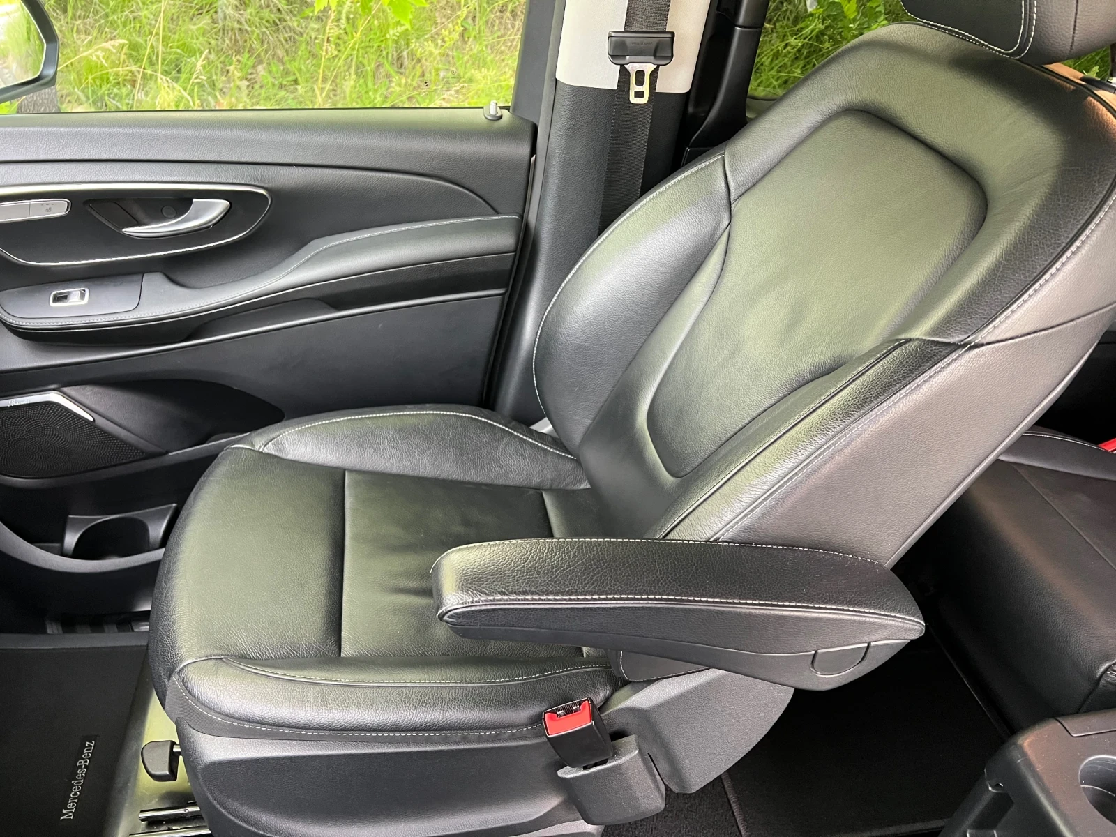 Mercedes-Benz V 300 V 250d 4-matic AMG, снимка 11 - Автомобили и джипове - 55105648