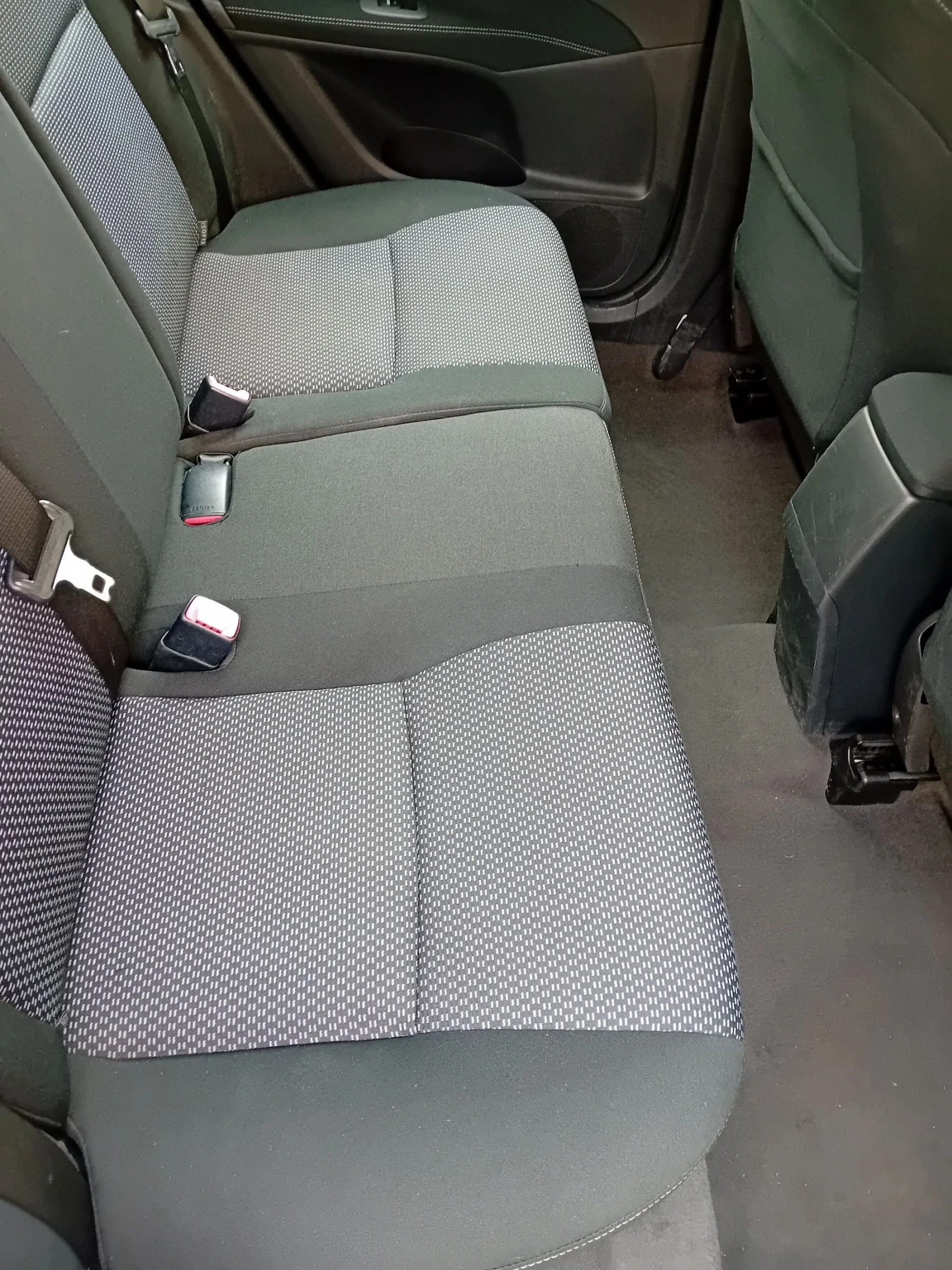 Toyota Auris Facelift Euro 5A 6 скорости, снимка 12 - Автомобили и джипове - 55149698