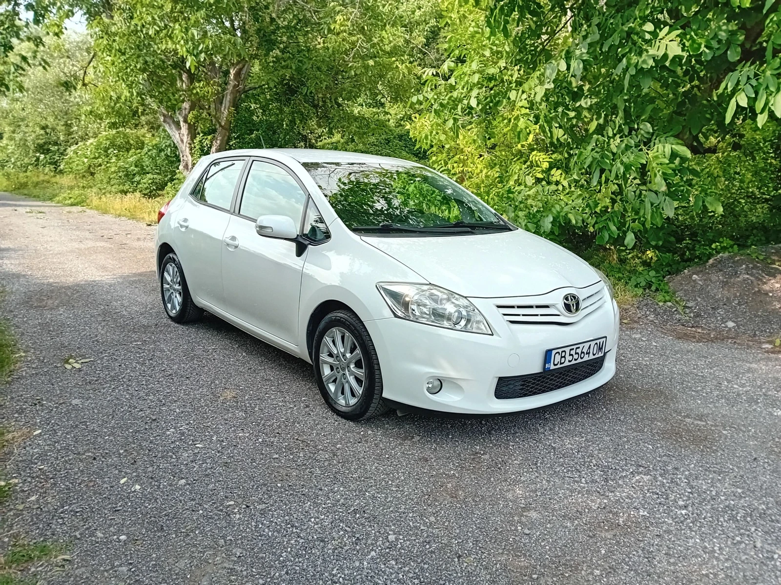 Toyota Auris Facelift Euro 5A 6 скорости, снимка 2 - Автомобили и джипове - 55149698