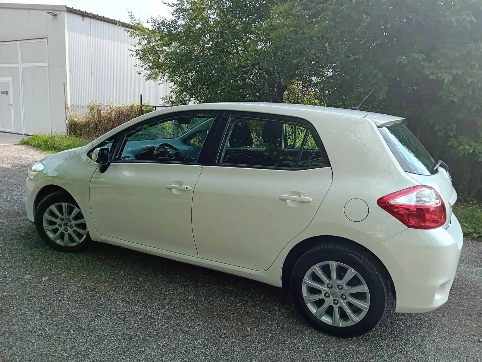 Toyota Auris Facelift Euro 5A 6 скорости, снимка 8 - Автомобили и джипове - 55149698