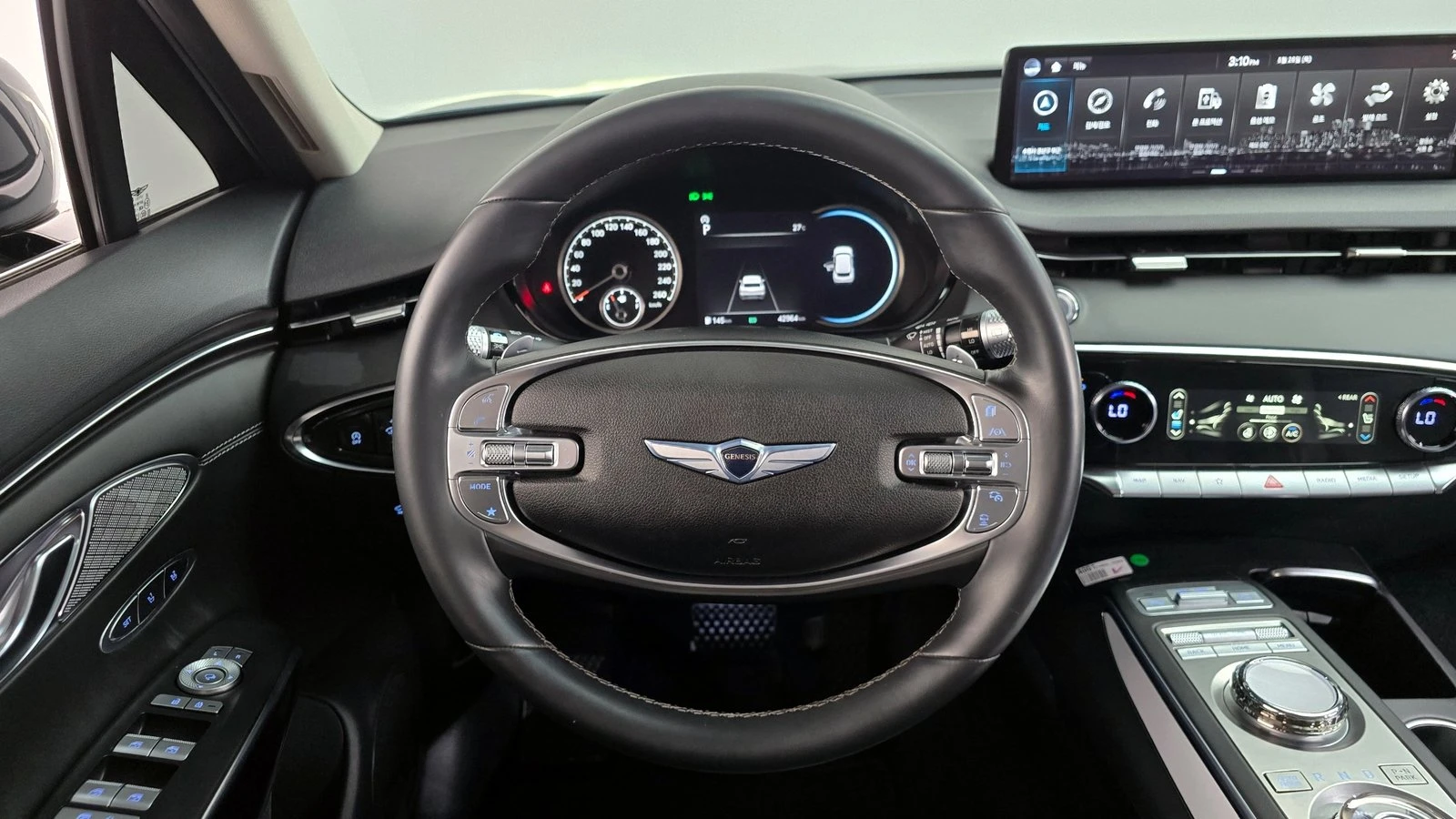 Genesis GV70 2.5* KEYLESS* ПОДГРЕВ ВОЛАН* ЕЛ. БАГАЖНИК* КРАЙНА , снимка 14 - Автомобили и джипове - 55271909