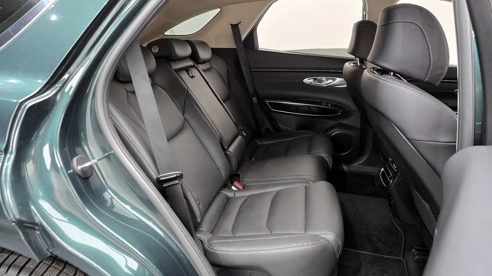 Genesis GV70 2.5* KEYLESS* ПОДГРЕВ ВОЛАН* ЕЛ. БАГАЖНИК* КРАЙНА , снимка 11 - Автомобили и джипове - 55271909