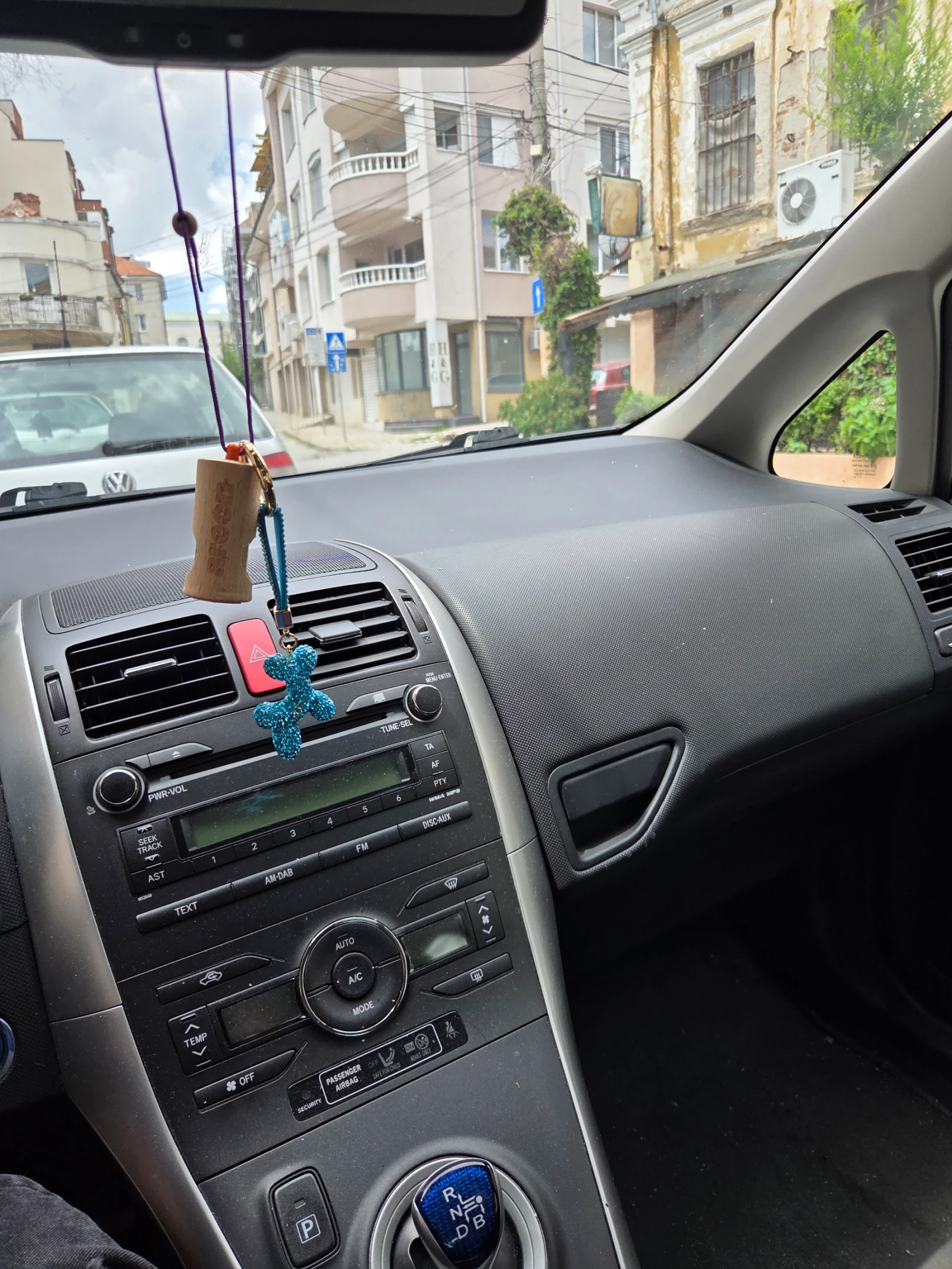 Toyota Auris, снимка 4 - Автомобили и джипове - 55278989