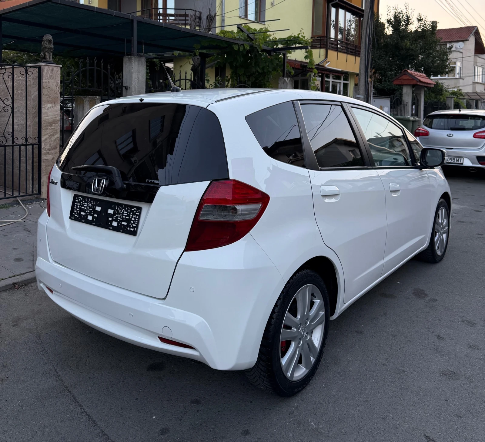 Honda Jazz 1.4i Exclusive ШВЕЙЦАРИЯ 100% РЕАЛЕН ВИДЕО ЛИЗИНГ, снимка 6 - Автомобили и джипове - 55484949