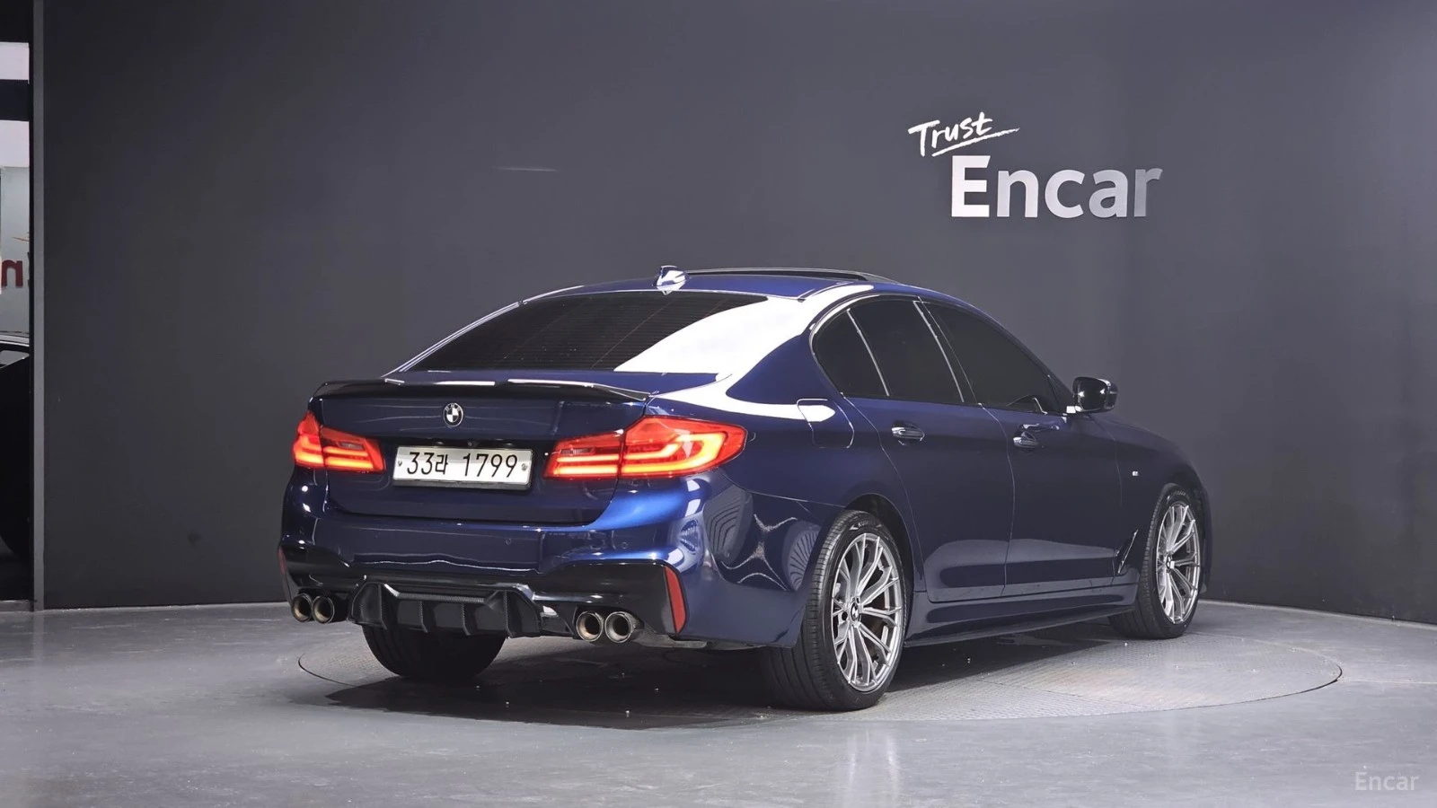 BMW 530 d/M-SPORT/DRIVE-ASSISTS, снимка 3 - Автомобили и джипове - 55688370