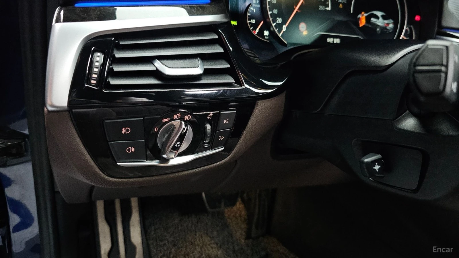 BMW 530 d/M-SPORT/DRIVE-ASSISTS, снимка 14 - Автомобили и джипове - 55688370