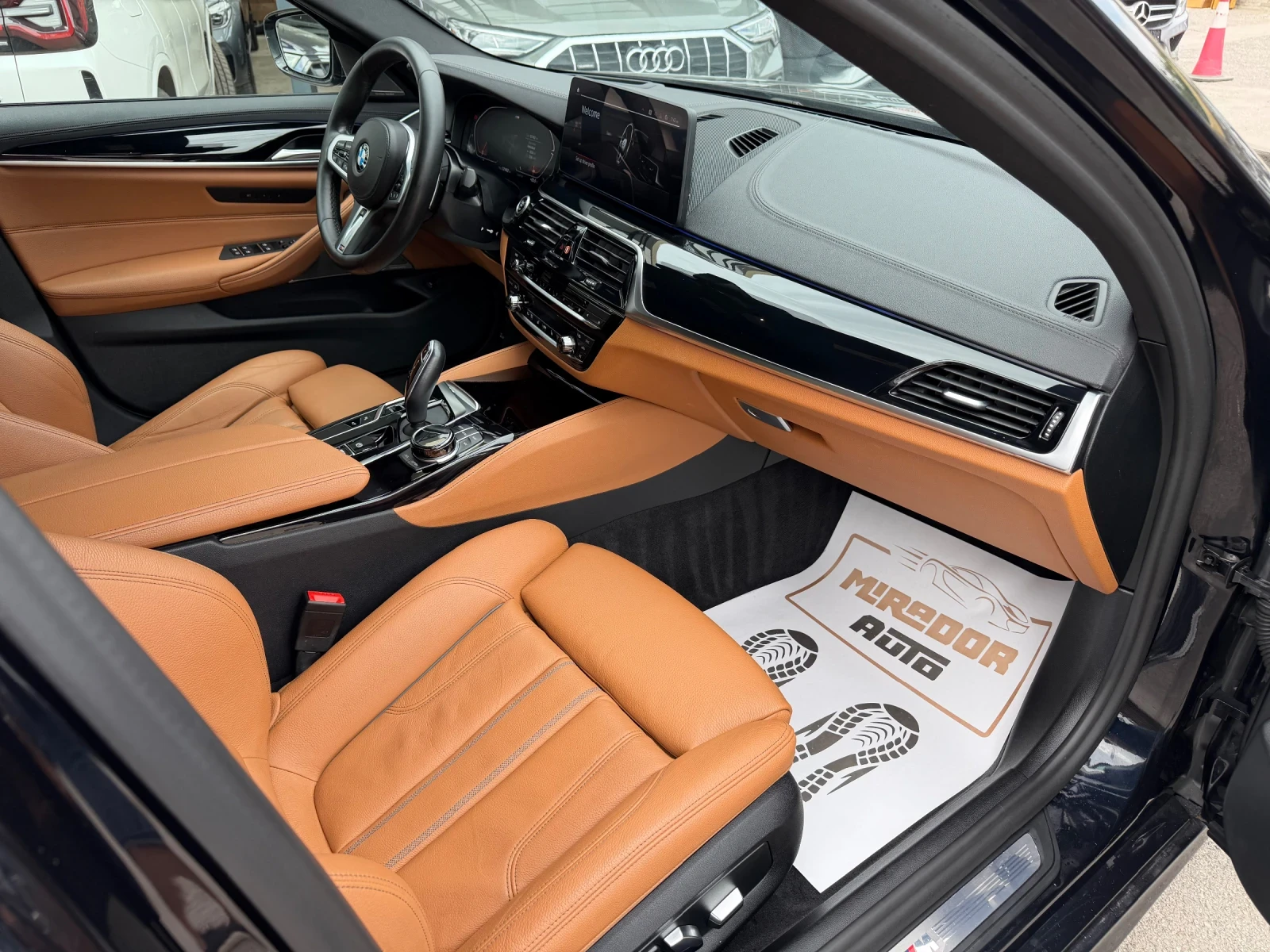 BMW 540 M-pack xDrive , снимка 14 - Автомобили и джипове - 56059943