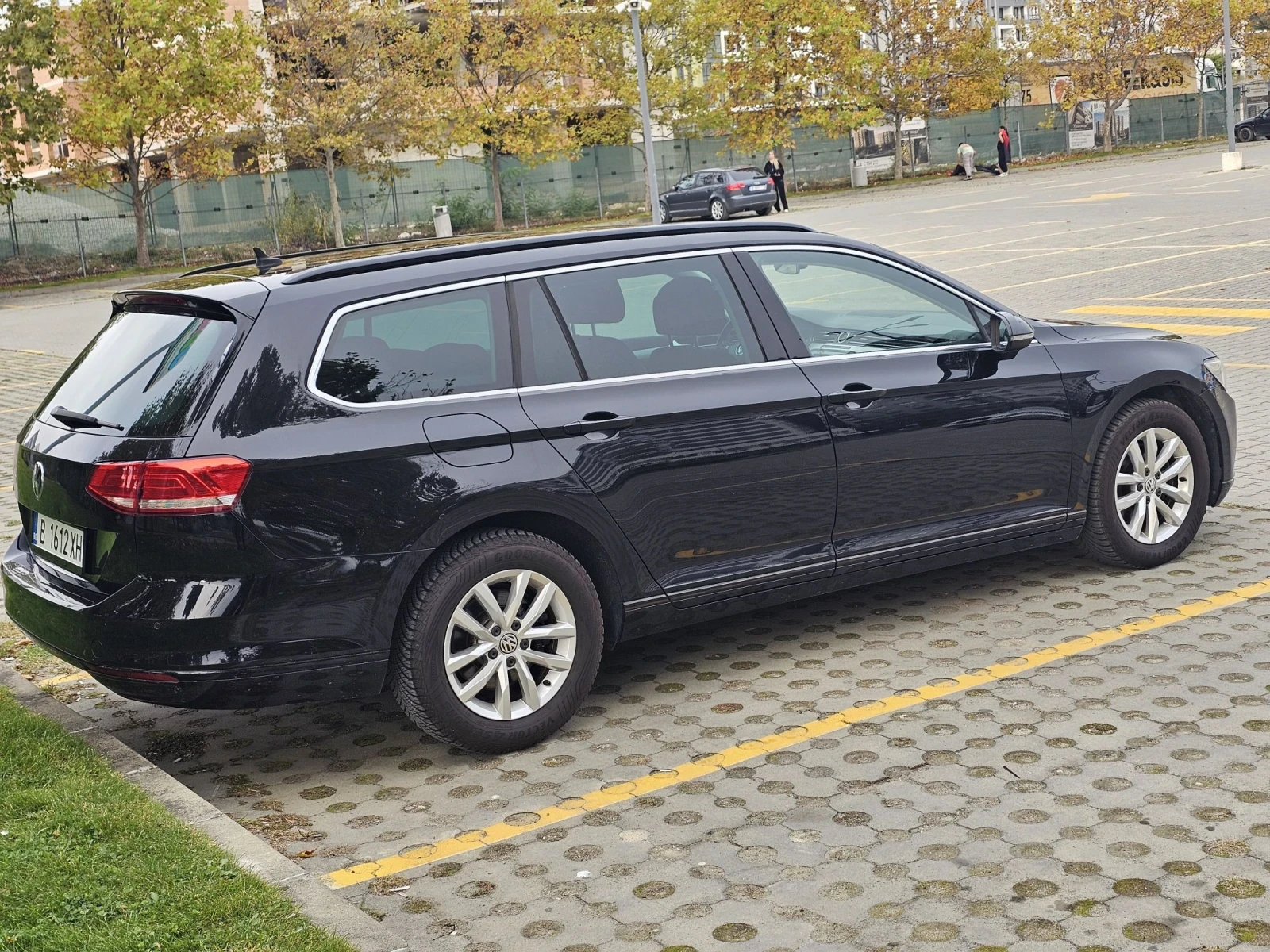 VW Passat 2.0 TDI Регистриран и обслужен!, снимка 6 - Автомобили и джипове - 56518637