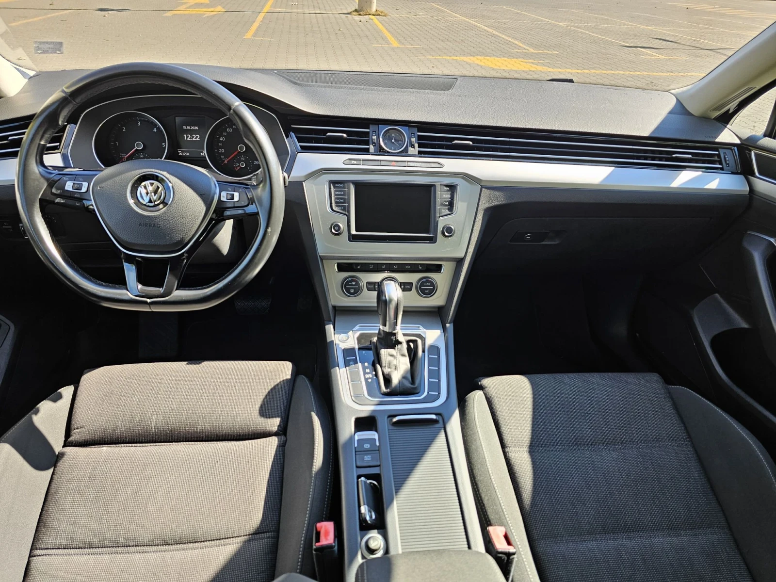 VW Passat 2.0 TDI Регистриран и обслужен!, снимка 15 - Автомобили и джипове - 56518637