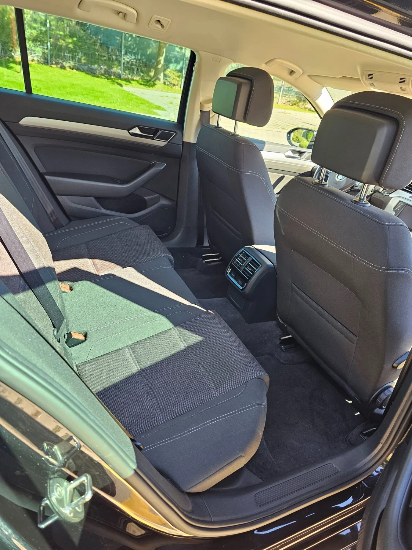 VW Passat 2.0 TDI Регистриран и обслужен!, снимка 11 - Автомобили и джипове - 56518637