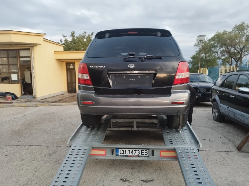 Kia Sorento 2.5 CRDI на части , снимка 4 - Автомобили и джипове - 52793671