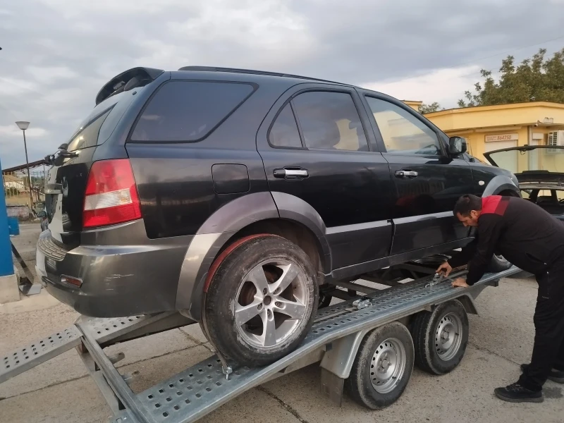 Kia Sorento 2.5 CRDI на части , снимка 5 - Автомобили и джипове - 52793671