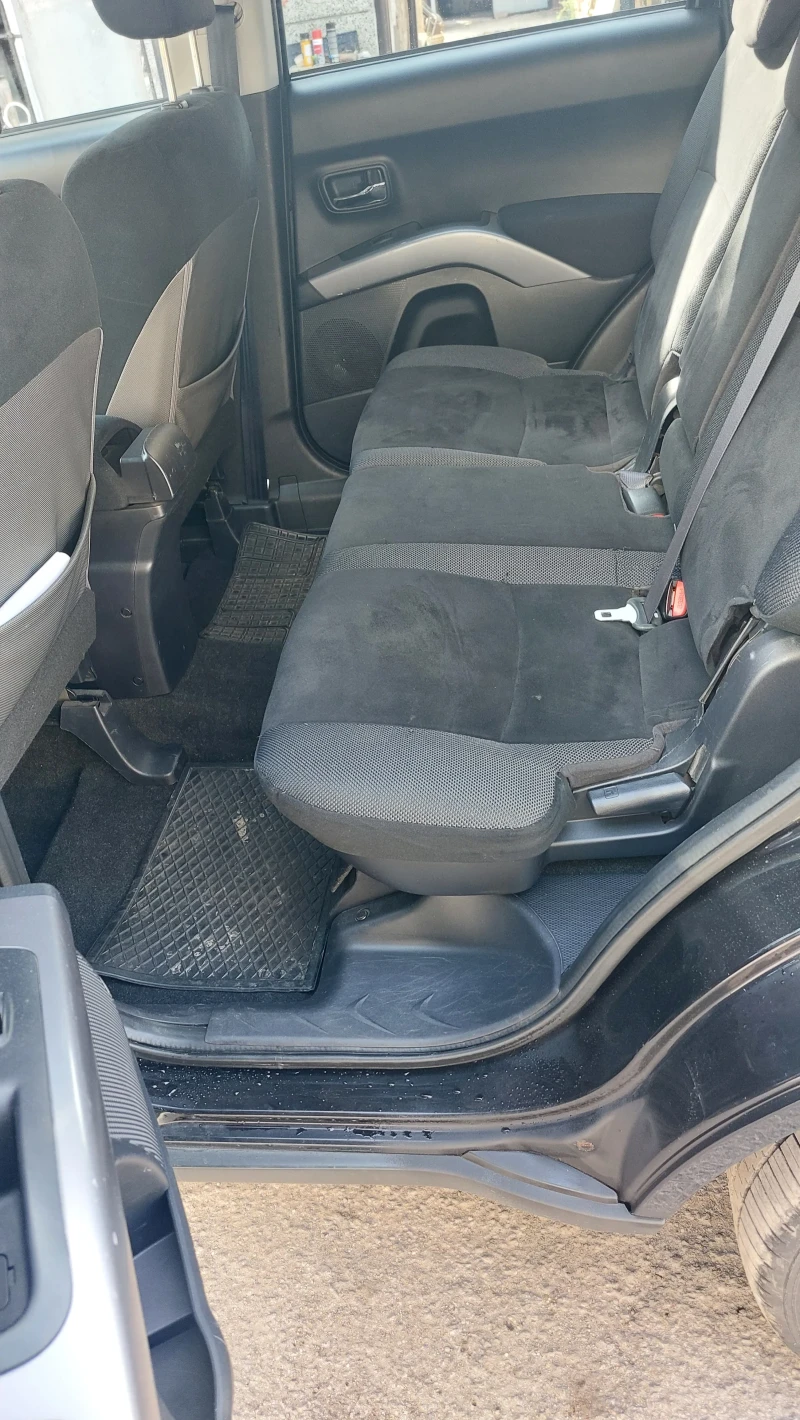 Mitsubishi Outlander Бензин 4х4 ръчка, снимка 13 - Автомобили и джипове - 52130931
