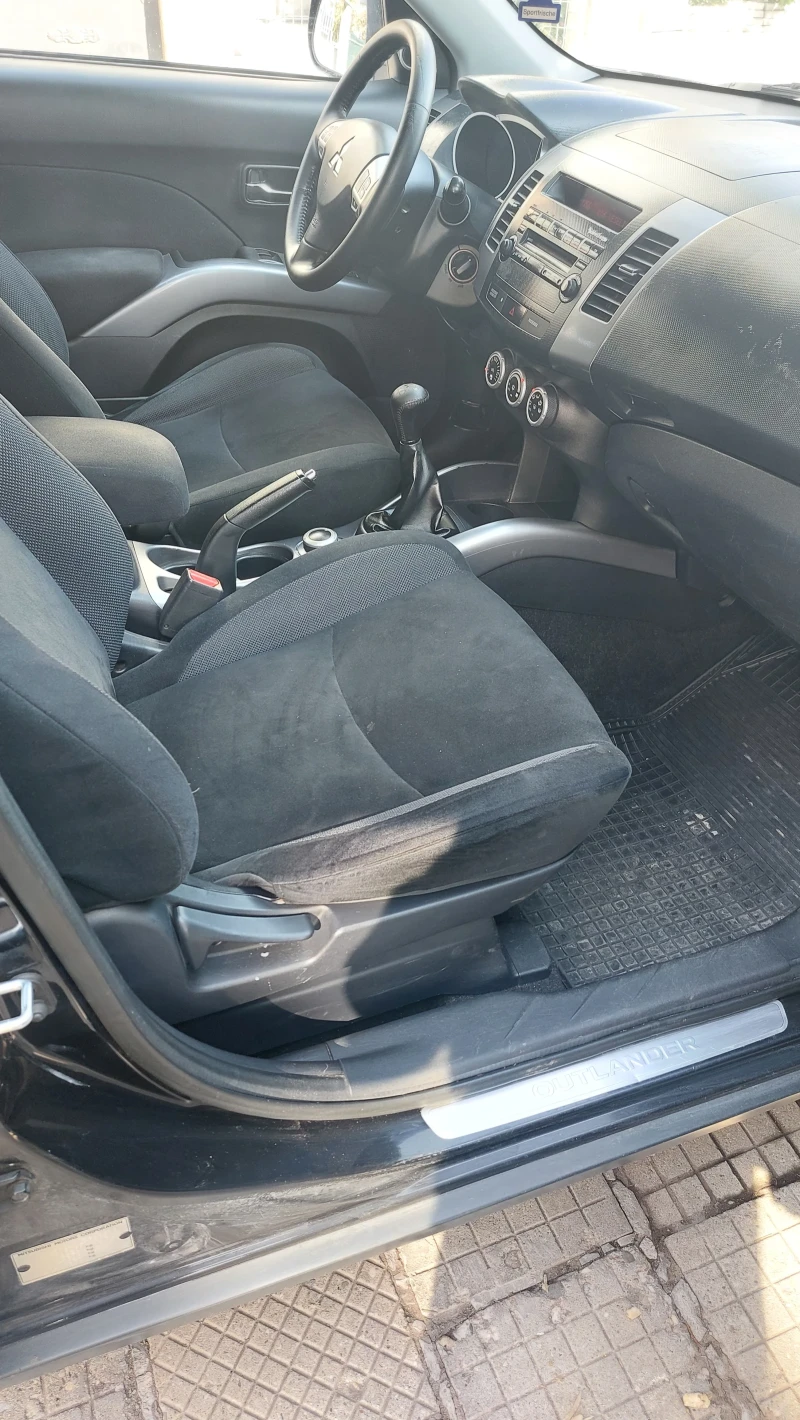 Mitsubishi Outlander Бензин 4х4 ръчка, снимка 11 - Автомобили и джипове - 52130931