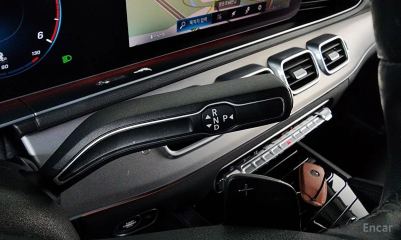 Mercedes-Benz GLE 300, снимка 9 - Автомобили и джипове - 53270984