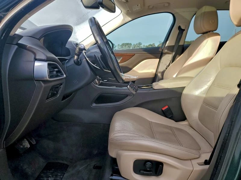 Jaguar F-PACE 2.0L 4 All wheel drive, снимка 11 - Автомобили и джипове - 53343571