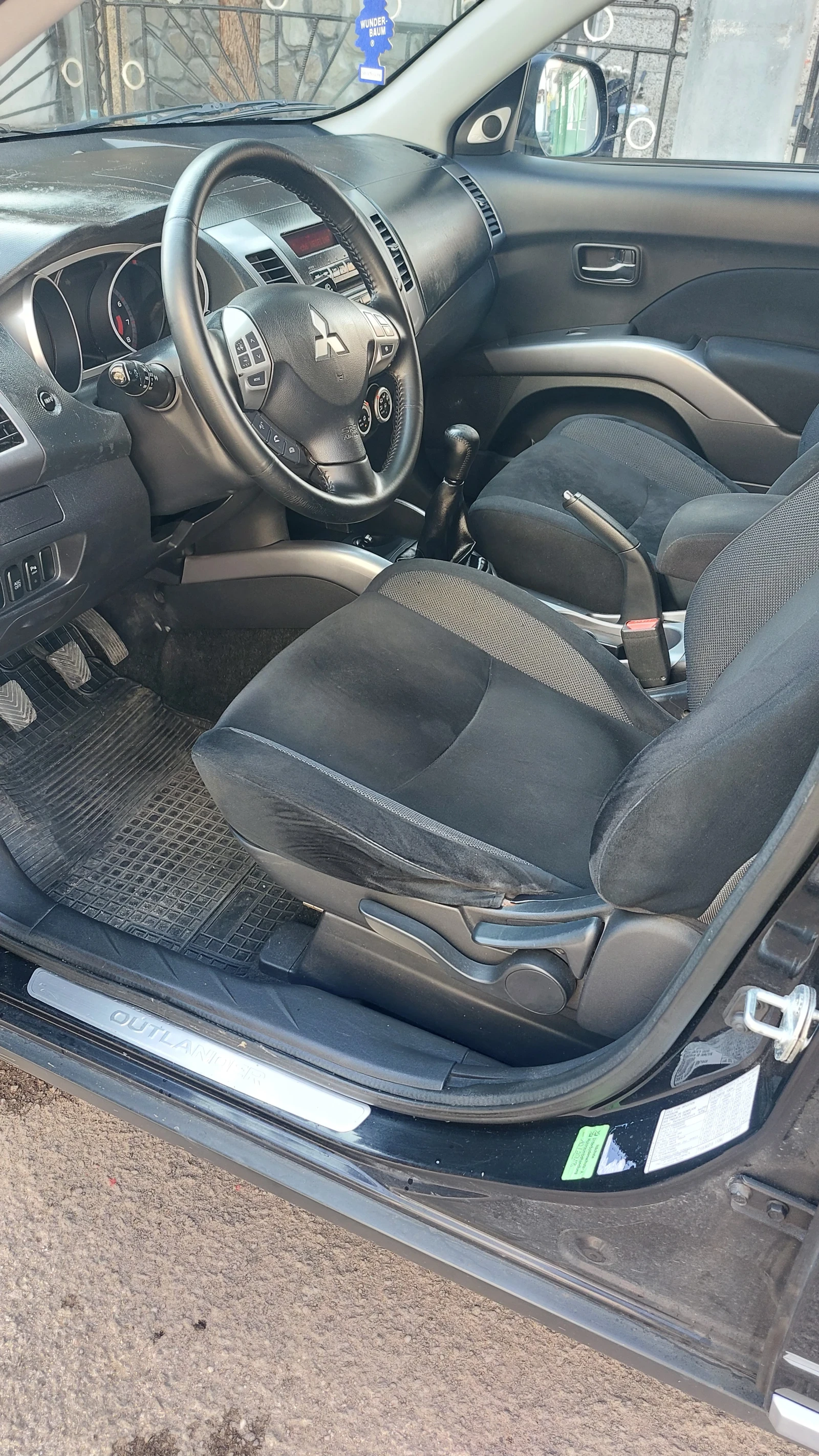 Mitsubishi Outlander Бензин 4х4 ръчка - изображение 8
