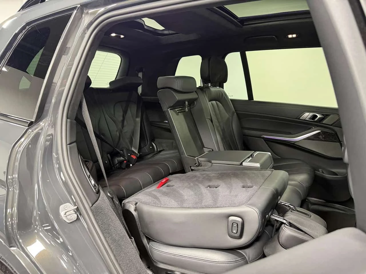 BMW X7 xDrive40i/CARFAX/AMBIENT/HUD/360 CAM/ПАНОРАМА/H K, снимка 13 - Автомобили и джипове - 53929146