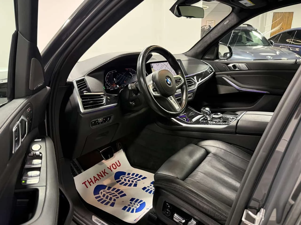 BMW X7 xDrive40i/CARFAX/AMBIENT/HUD/360 CAM/ПАНОРАМА/H K, снимка 8 - Автомобили и джипове - 53929146