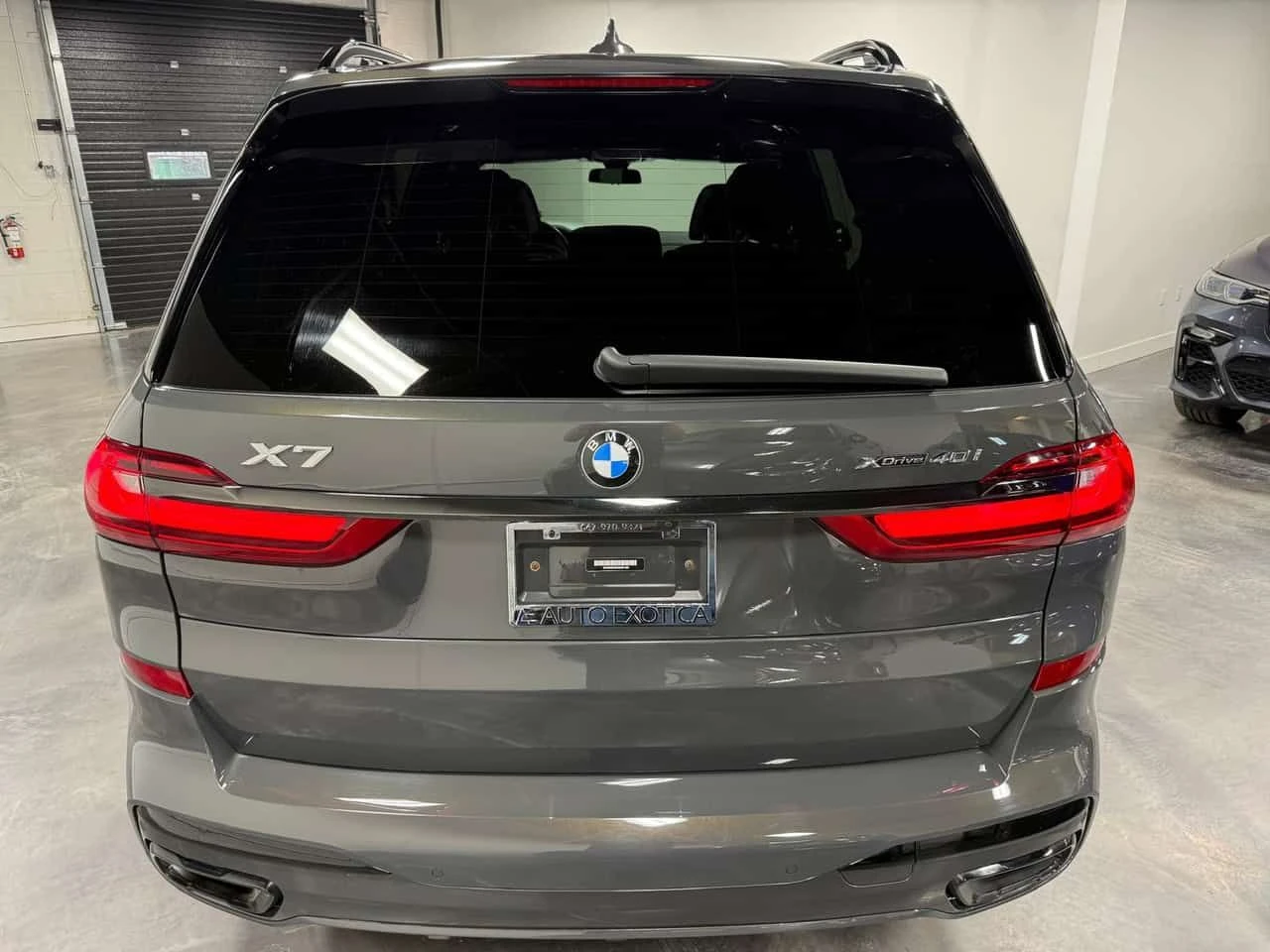 BMW X7 xDrive40i/CARFAX/AMBIENT/HUD/360 CAM/ПАНОРАМА/H K, снимка 6 - Автомобили и джипове - 53929146