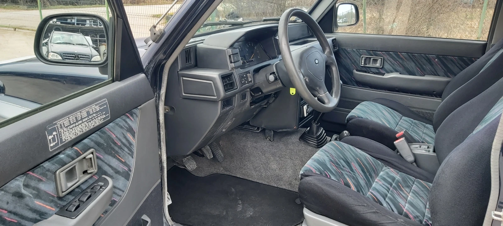 Daihatsu Feroza 1.6i-16V-ITALIA-GAZ, снимка 8 - Автомобили и джипове - 54147820