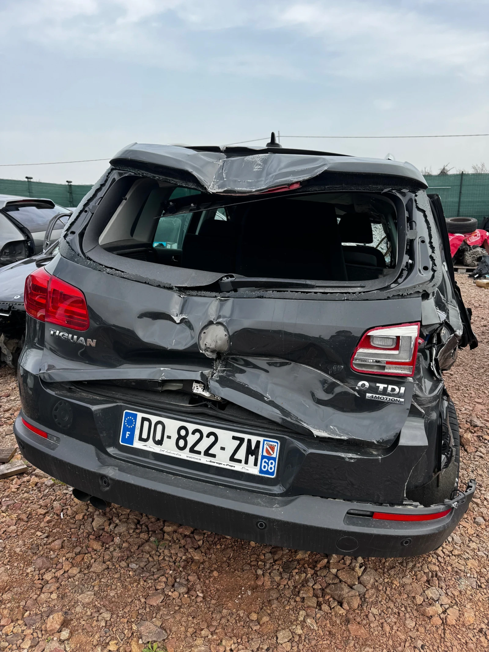 VW Tiguan 2.0 ТДИ , снимка 2 - Автомобили и джипове - 54293343
