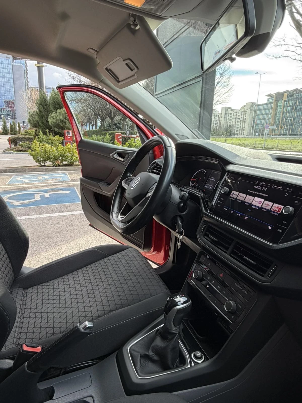 VW T-Cross, снимка 7 - Автомобили и джипове - 54494426