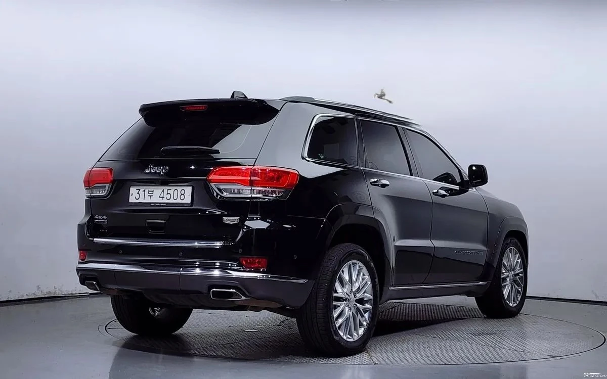 Jeep Grand cherokee 3.0 Diesel Summit, снимка 2 - Автомобили и джипове - 54763848