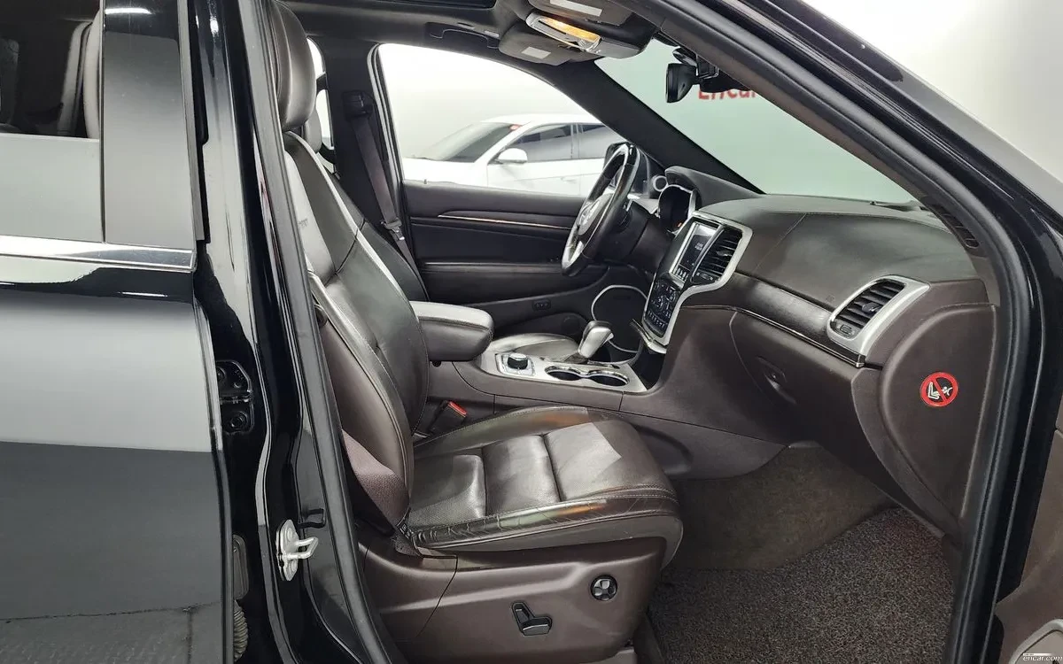 Jeep Grand cherokee 3.0 Diesel Summit, снимка 10 - Автомобили и джипове - 54763848