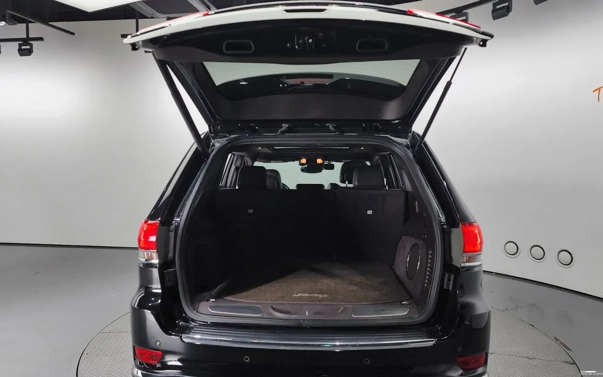 Jeep Grand cherokee 3.0 Diesel Summit, снимка 15 - Автомобили и джипове - 54763848