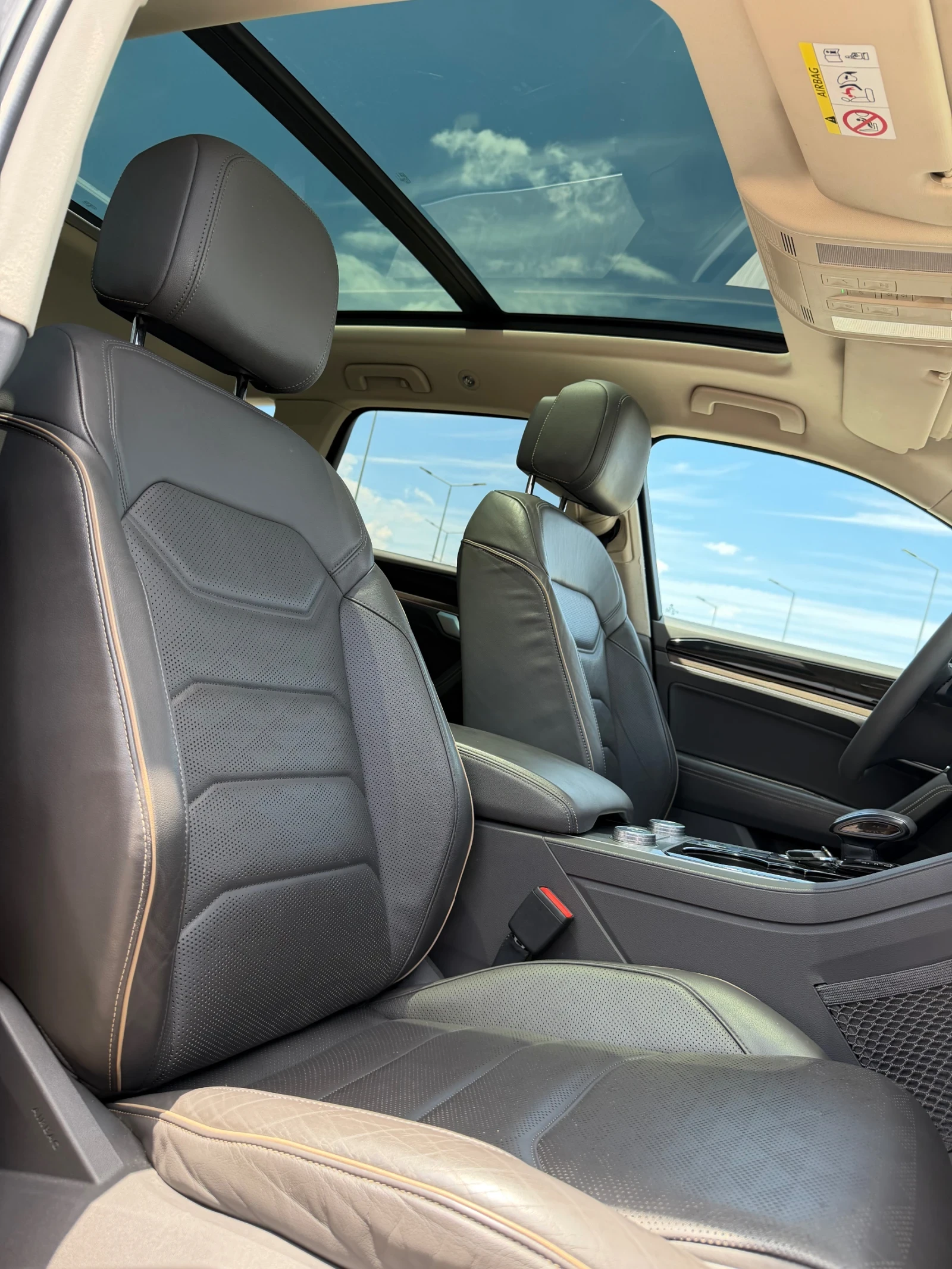 VW Touareg, снимка 12 - Автомобили и джипове - 54945826