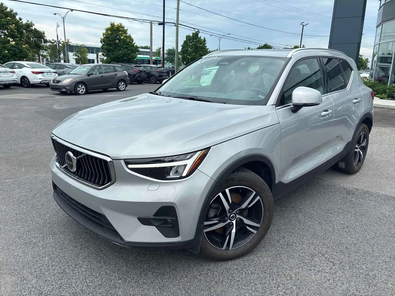 Volvo XC40 Plus Bright Theme | CARFAX | БЕЗ ПЪРВОНАЧАЛНА ВН