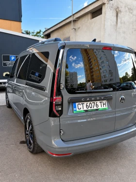 VW Caddy MAXI e-hybrid 7 места първи собственик 8000км., снимка 2