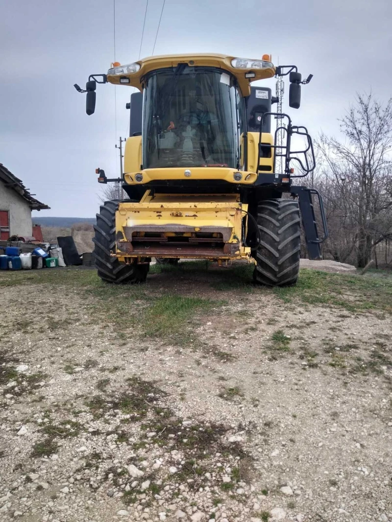 Комбайн New Holland CX840, снимка 2 - Селскостопанска техника - 48239641