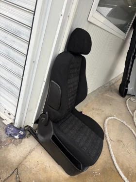 Дясна Седалка Peugeot 307 Предна седалки Пежо 307, снимка 2