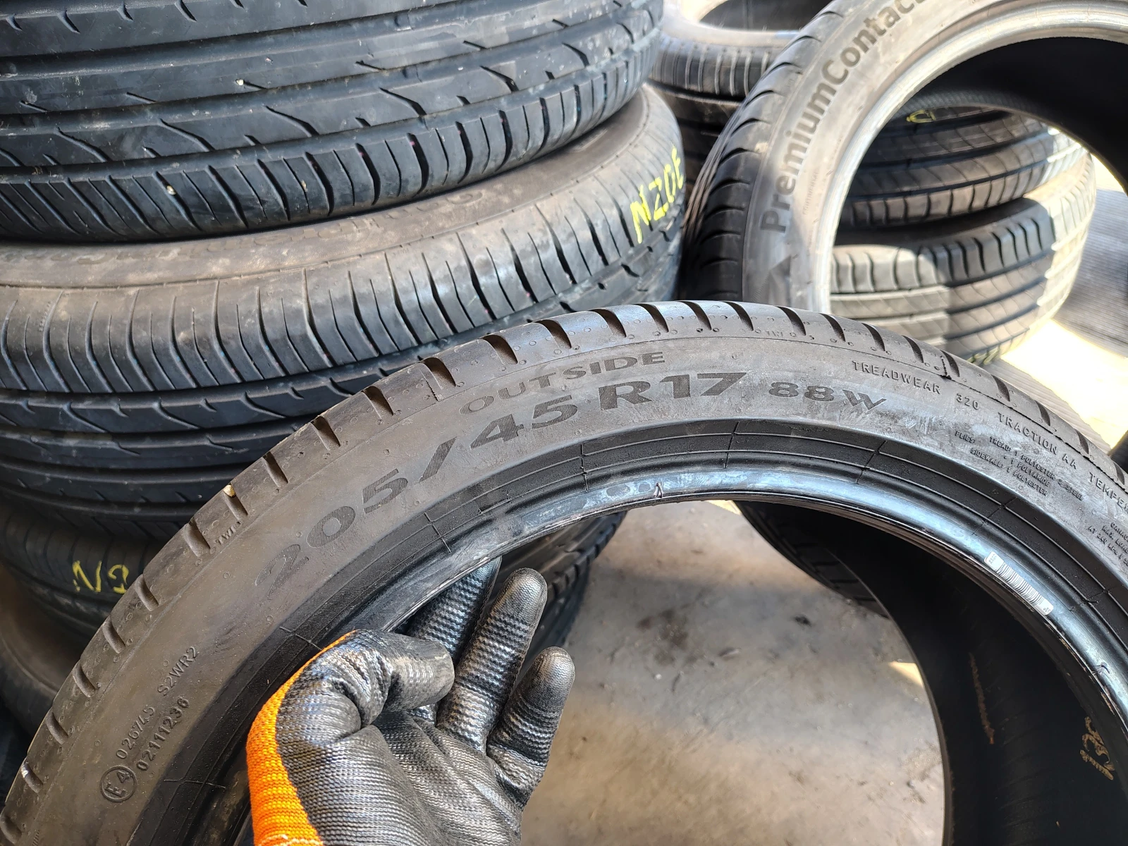 Гуми Летни 205/45R17, снимка 4 - Гуми и джанти - 55841514