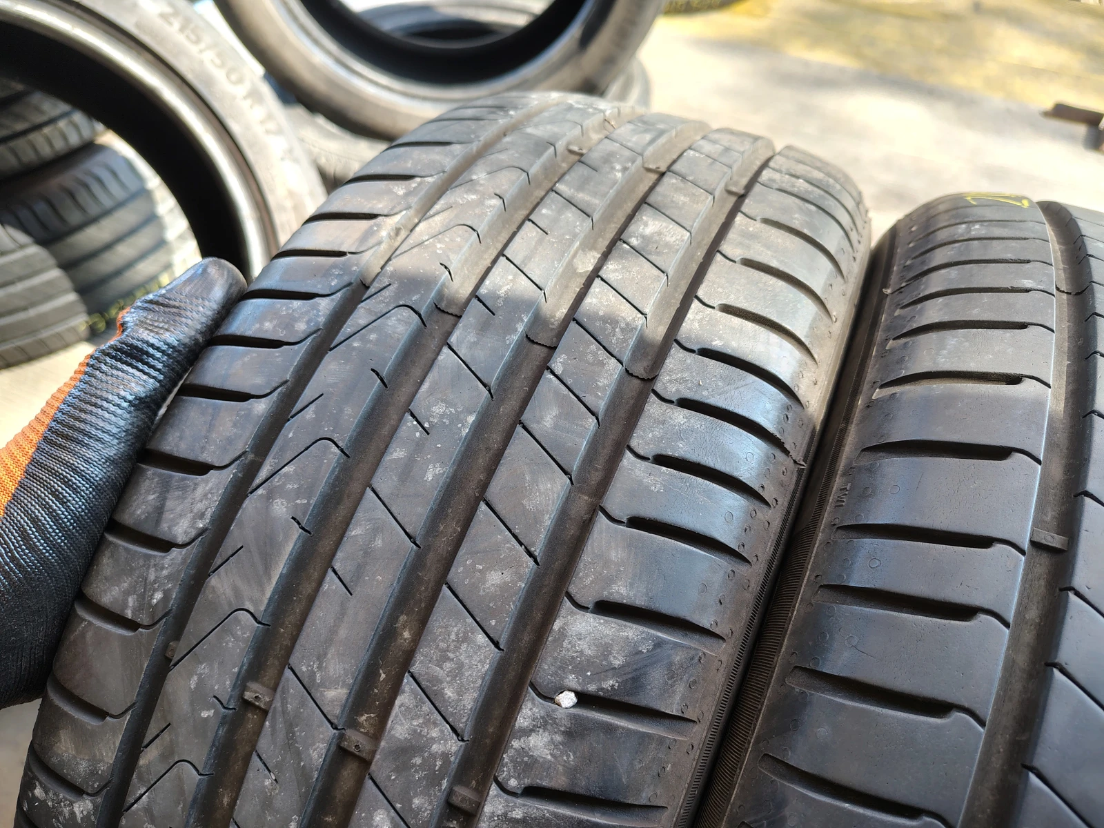 Гуми Летни 205/45R17, снимка 2 - Гуми и джанти - 55841514