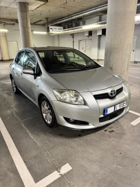 Toyota Auris 1.6 Газ/Бензин, снимка 1