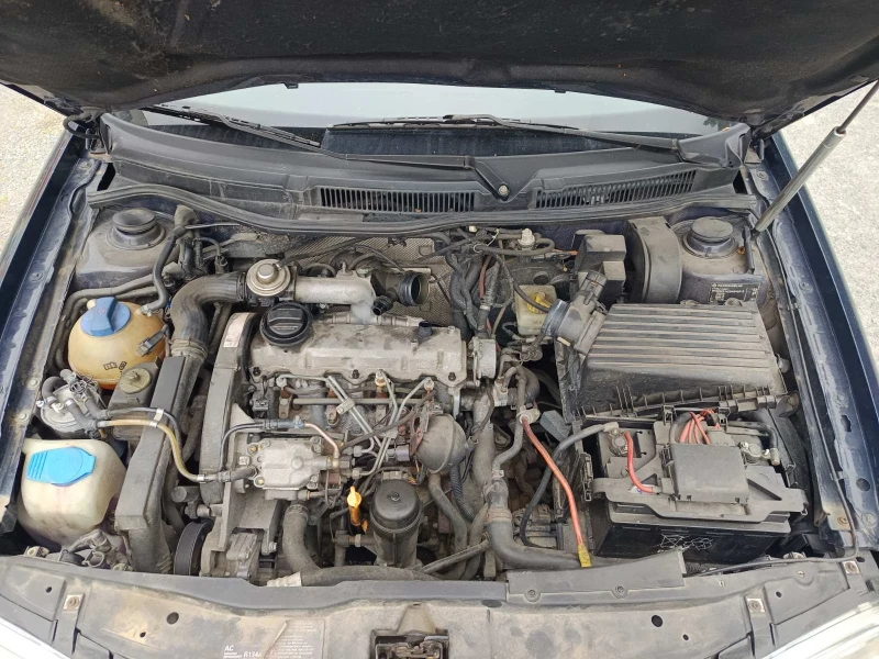 VW Golf 1.9 TDI, снимка 4 - Автомобили и джипове - 52716986