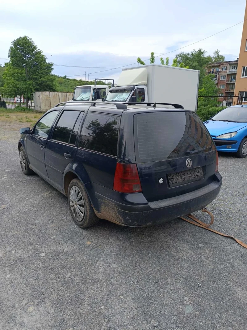 VW Golf 1.9 TDI, снимка 2 - Автомобили и джипове - 52716986