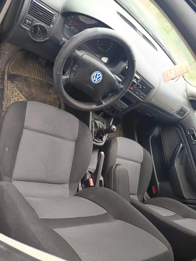 VW Golf 1.9 TDI, снимка 3 - Автомобили и джипове - 52716986